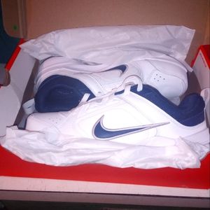New In Box Men's Nike DefyAllDay Shoes